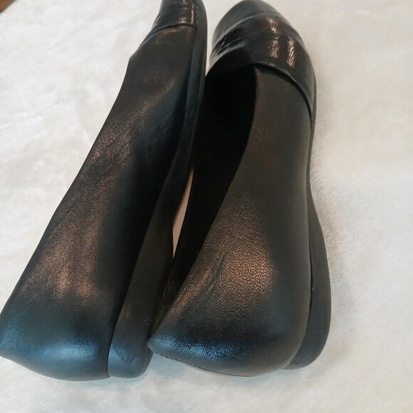 CLARKS ARTISAN LEATHER BLACK FLATS - Picture 4 of 6